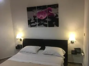 Pirinis Luxury Apartment - Image 5