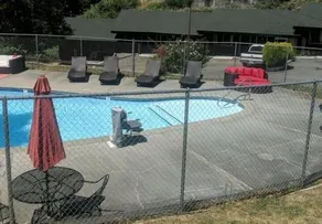 Sherwood Forest Motel - Image 2