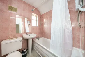 Wandsworth Suites London - Image 5