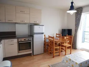 Apartment Appartement dans résidence avec piscine proche port - Image 3