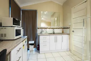 Studio Granny Flat in Melville With Patio - Image 2
