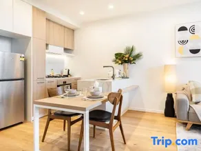 Stylish 1BR Apt in Ivanhoe with Free Parking - Image 4