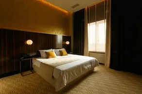 Country Club M1 - Image 3