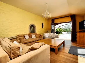 Magnificent Holiday Home in Baronville with Heated Pool & Billiards - Image 5