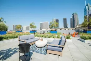 Angel City Spacious Apartment - Image 3