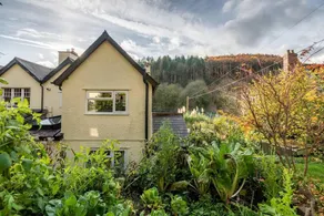 Beautiful 4-bed House in Monmouth - Image 5