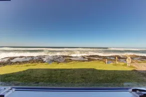 Sea Rock Retreat - Image 2