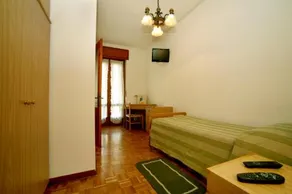 Hotel Edelweiss - Image 2