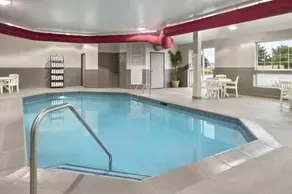 Country Inn & Suites by Radisson Manteno IL - Image 4