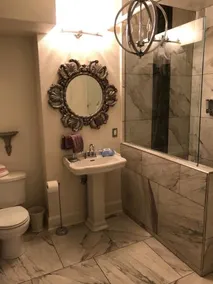 Rader Manor - Image 2