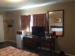 Shamrock Motel - Image 5