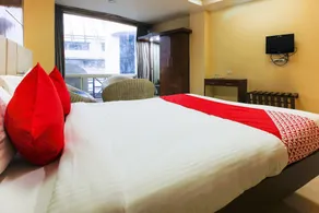 OYO 68409 Dera Guest House - Image 5
