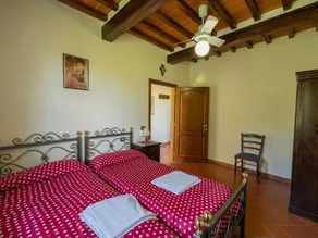 Quaint Holiday Home in Cortona with Swimming Pool - Image 5