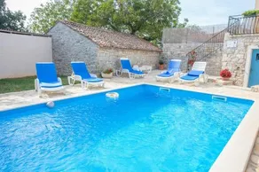 Pets Friendly Fully Fenced Villa Angela with Pool - Image 4