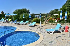 Nushev Hotel - Image 5