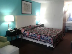 Red Carpet Inn Montrose - Image 4