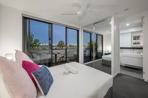 StayCentral - East Brunswick Penthouse with Study - Image 5
