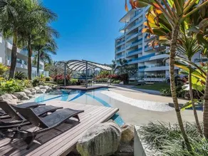 Stunning Waterfront Penthouse 3 or 4 Bedrooms - Image 5