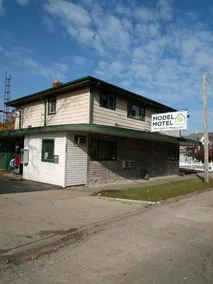 Model Motel - Image 5