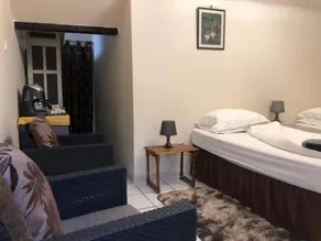 1 Bedroom Peaceful Lake Room With Lake Views - Image 2
