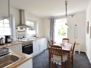Holiday Home With Terrace In Oldenburg - Image 2