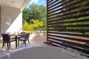 Private Studio with a Luxury Feel Living in Bahia Principe - Image 2