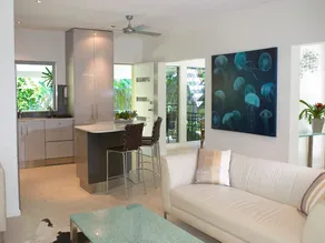 Aquatica - Luxe Holiday Home - Image 5