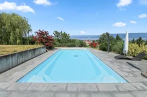 Magnifique villa avec piscine et vue sur le lac - Image 2