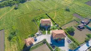 Pan-Dora Apartments - Image 2