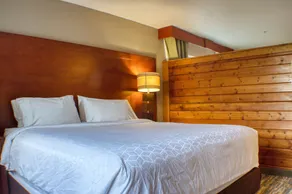 Holiday Inn Express Fremont - Image 2