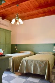 Hotel Golfo Del Leone - Image 2