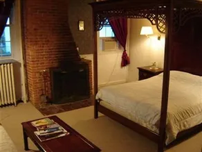 Maplehurst Inn - Image 4