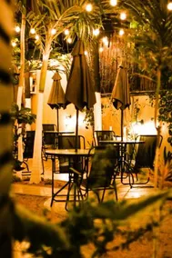 Las Tres Palmas Hotel - Image 3