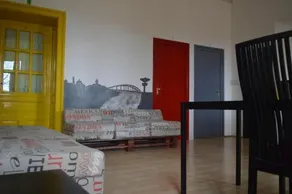 Hostel 66 - Image 4