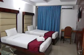 Hotel Monarch Aachal - Image 3