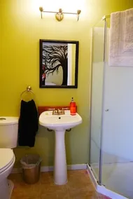 Tofino Travellers Guesthouse - Image 5