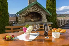 Holiday Home Green Gold - Image 3