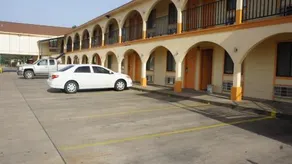 Regency Inn - Image 5
