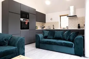 7 Guests 4 Bedroom Free Wi Fi Kettering - Image 4
