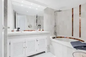 Phenomenal 2 Bedroom apartment in Bel Air close to the Tennis Court - Image 4