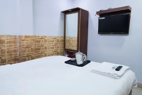 Roomshala 127 Mannat Stay - Image 4