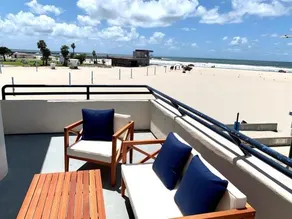 La migliore posizione di Mission Beach - Guarda i giocatori di pallavolo, i surfisti, i nuotatori di questa casa sulla spiaggia - Image 3