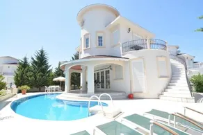 Bella Villa 9 - Image 1