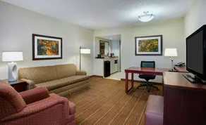 Embassy Suites by Hilton Parsippany - Image 5