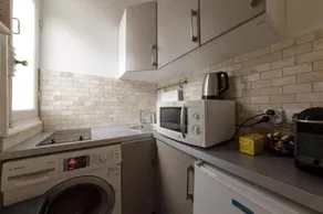 Private Studio Avenue des Champs Elysées - Image 3