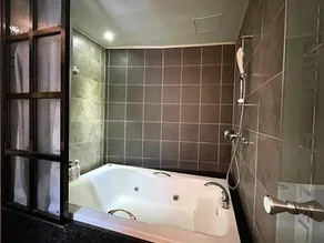 Lausanne Hotel - Image 2