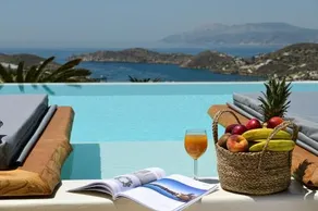 Youtopia Ios Luxury Villas & Suite - Image 2