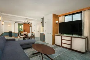SHERATON COLUMBIA TOWN CENTER HOTEL - Image 2