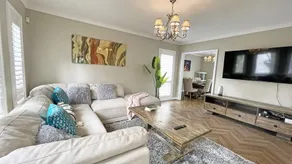 Charming 6 BRM Villa in Melbourne Mullum Mullum Precinct - Image 5