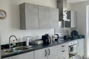 Modern Apartment All Amenities Greater London - Image 5